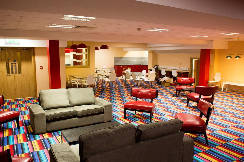 Savoy Hostel Galway City Centre Bagian luar foto